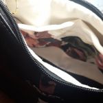 Mała torebka w stylu hobo. - Pivonie
