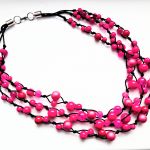 Fuksja naszyjnik z koralików i sznurka - 