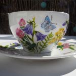 Ręcznie malowana filiżanka ze spodkiem ŁĄKA - elegancki prezent dla niej