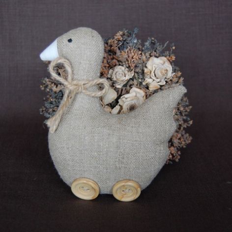 Lniana gąska na drewnianych "wrotkach"