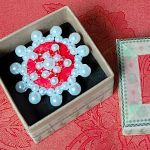 Broszka a la śnieżynka - 