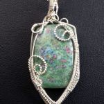 Srebrny wisior z naturalnym Rubinem w Kyanici - A unique, handmade, wire wrapped pendant with Ruby in Kyanite and Fuchsite
