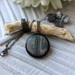 „FRANCIS” zawieszka z glinki polimerowej - „FRANCIS” zawieszka z glinki polimerowej