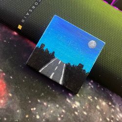 Mini magnes - Nocny wjazd do miasta - akryl