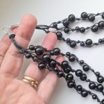 Czarny Grad naszyjnik z koralików i sznurka - 