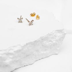 Kolczyki sztyfty motylki - maleńki błysk i odrobina magii.