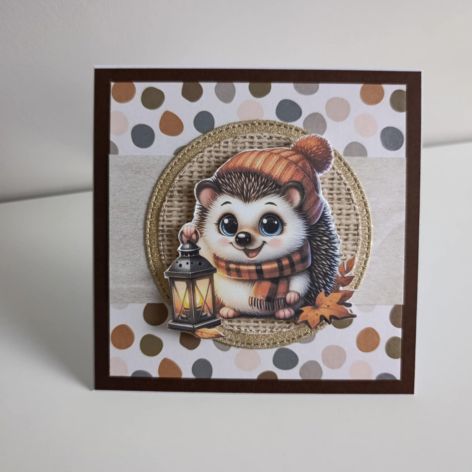 Kartka na urodziny jeż z latarenką