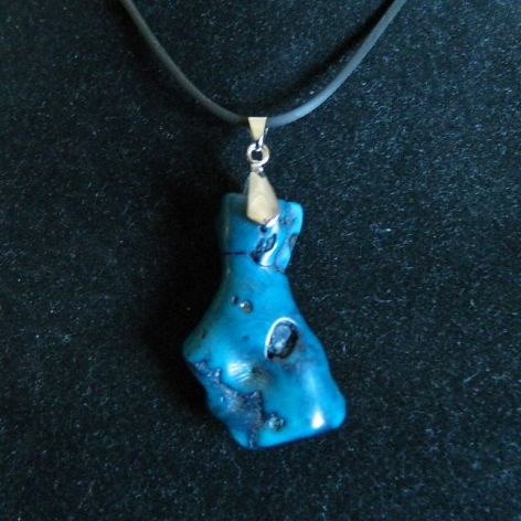 Naturalny koral, niebieski korzeń korala, wisiorek