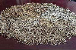 Owalny obrus na drutach, w kolorze starego złota