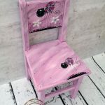 krzesełko z oparciem różowy kot - ręcznie malowane meble dziecięce