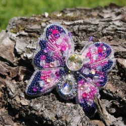 Broszka motylkowa w kolorze granatowym i różowym