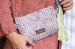 Pudroworóżowa kopertówka mini z grubego sztruksu