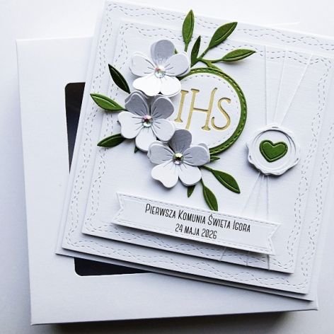 Elegancka kartka komunijna w pudełku 