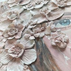 „Kobieta w kwiatach” - Obraz strukturalny - 40 × 40 cm