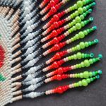 Naszyjnik gerdan koralikowy Anemone i Brusznice z frędzliami - Naszyjnik gerdan koralikowy Anemone i Brusznice z frędzliami