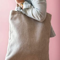 Beżowa shopperka z plecionki