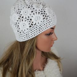 Czapka ręcznie robiona biała
