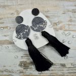 Bardzo długie, eleganckie kolczyki z chwostem - modne kolczyki chwosty