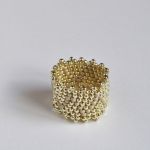 Pierścionek koralikowy jasne złoto - pierścionek koralikowy