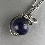 Srebrny wisiorek z lapis lazuli, Srebro, Mały - mały wisiorek ze srebra z granatowym lapis lazuli
