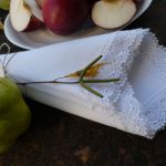 Zestaw lnianych serwet biel i koronka - Nakrycie stołu