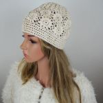 Czapka ręcznie robiona ecru - modna czapka