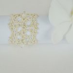 Bransoletka szydełkowa biało-złota  5 - Bransoletka handmade