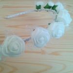 Opaska z białymi kwiatkami - opaska kwiaty