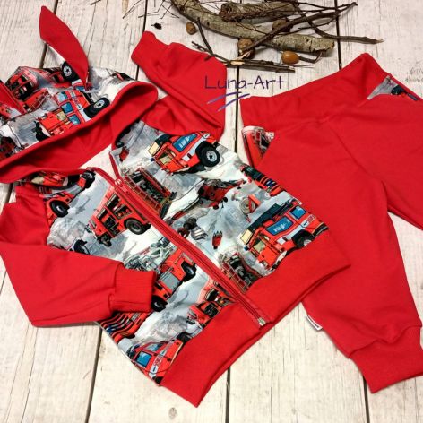 Spodnie z kieszeniami czerwone r.92 i 98