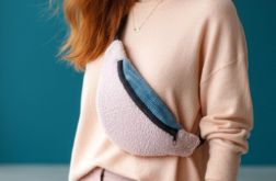 Nerka handmade z pudroworóżowego baranka unikatowa saszetka Raspberi