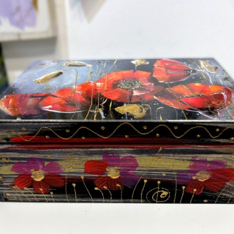 Szkatułka "maki 4 na czarnym "