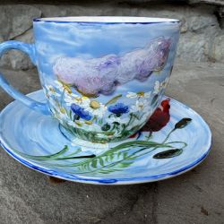 Ręcznie malowana porcelanowa filiżanka ze spodkiem Łąka i chmury