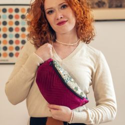 Duża bordowa pikowana nerka damska
