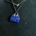 Kwarc niebieski - kamień spokoju, oryginalny wisiorek torebka - 