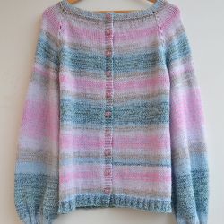 Pastelowe barwy sweter z bufiastymi rękawami