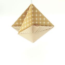 Bombka origami beżowy stożek śnieżynki paski