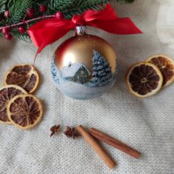 Ręcznie malowana bombka zimowy krajobraz (2), 10 cm