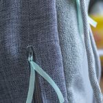 Szary plecak z przednią kieszenią bukla - 