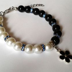 Bransoletka z kwiatkiem