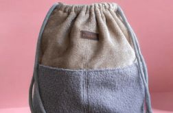 Jasny workoplecak z kieszeniami baranek