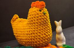 Kurka na szydełku handmade maskotka dekoracja Wielkanoc 18 cm musztardowa