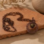 Miedziany naszyjnik z jaspisem wire wrapping - Naszyjnik miedź jaspis regulacja