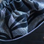 Czarna pikowana listonoszka z kominem z ekoskóry - 