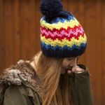 Farb-Mania czapka handmade multi kolor z pomponem - 
