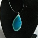 Wisiorek z niebieskim agatem, nieregularny kamień - 