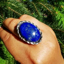 Srebrny pierścionek z lapis lazuli 