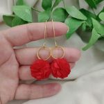 Czerwone kolczyki kwiaty na wesele dla druhny - carmen