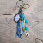 Brelok do kluczy w stylu boho z kaboszonem - Meadow Breeze - 3