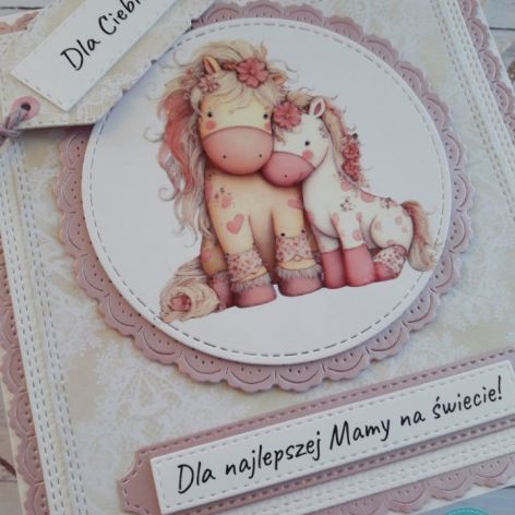 Kartka na Dzień Mamy z uroczymi konikami