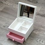 Szkatułka na pamiątkę I Komunii Świętej - szkatułka z lusterkiem i szufladką na pamiątkę pierwszej komunii świętej personalizowana pamiątka komunijna, szkatułka na biżuterię dla dziewczynki